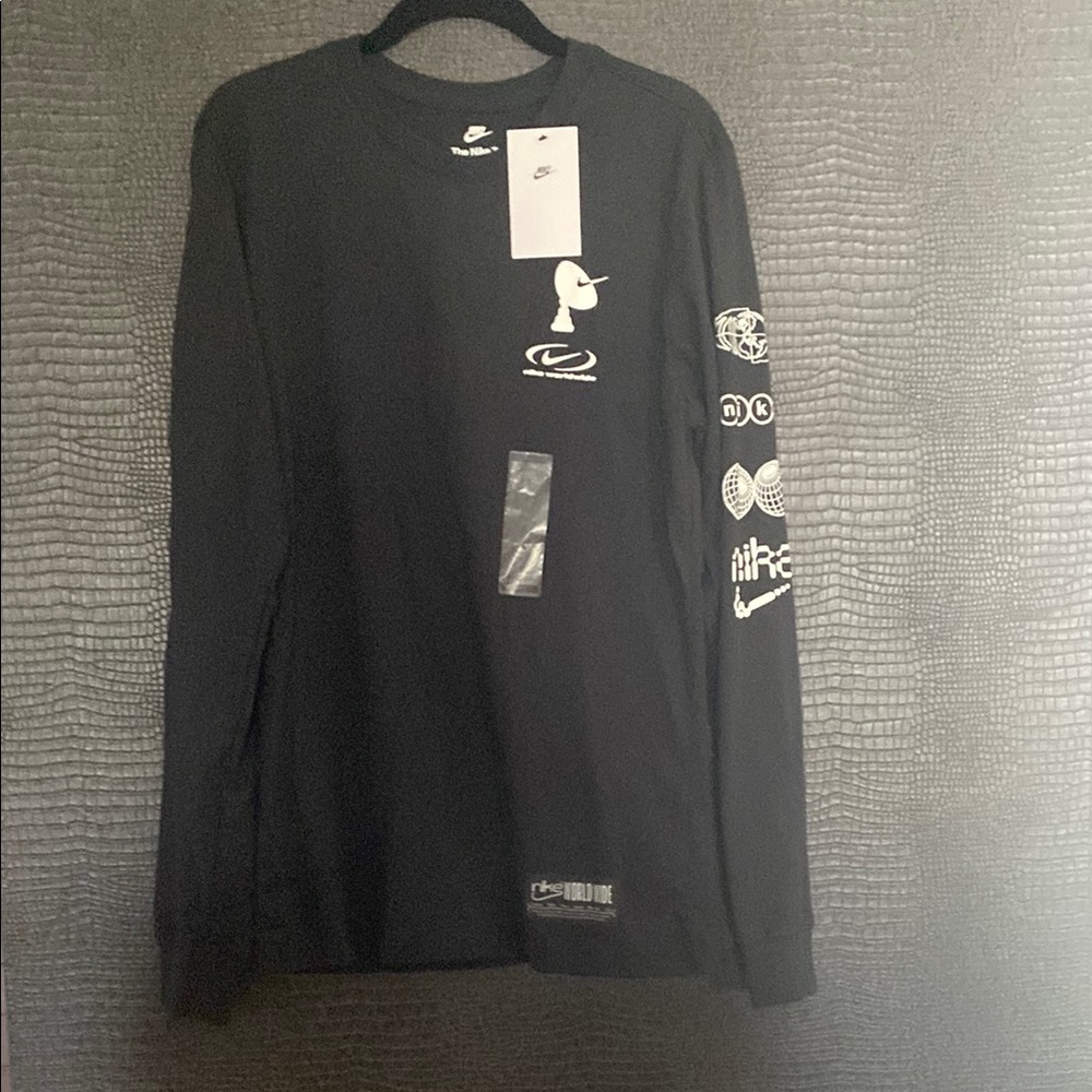 NWT Nike Black Long Sleeve Tee with Graphic Design